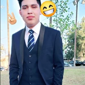 Meet your Posher, Santos